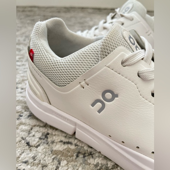 On Cloud The Roger Advantage White Leather Running Athletic Casual Shoes Size 7 - Picture 13 of 15